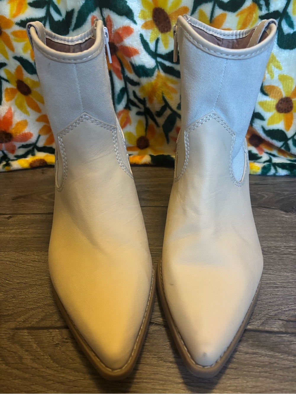 White ankle boots with pointed toe